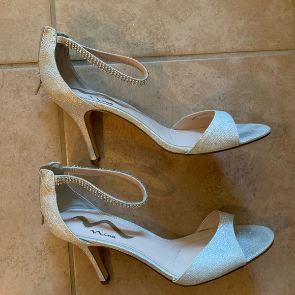 Heels(Bride, Bridesmaid, Prom) - Picture 2 of 3